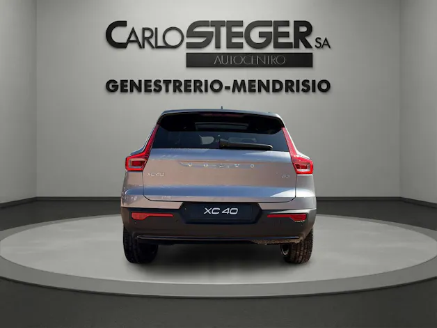 Volvo XC40 B3 Benzin Mild Hybrid Plus Dark DCT