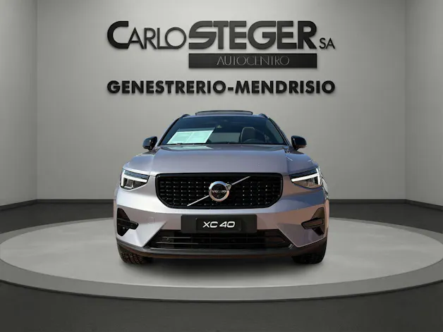 Volvo XC40 B3 Benzin Mild Hybrid Plus Dark DCT