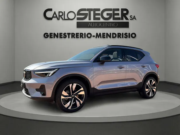 Volvo XC40 B3 Benzin Mild Hybrid Plus Dark DCT