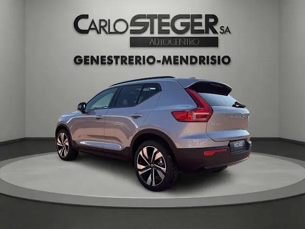 Volvo XC40 B3 Benzin Mild Hybrid Plus Dark DCT
