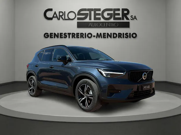 Volvo XC40 B3 Benzin Mild Hybrid Plus Dark DCT
