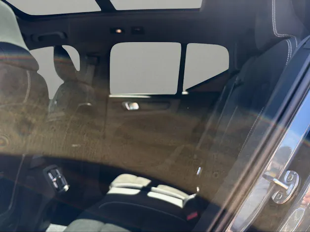 Volvo XC40 B3 Benzin Mild Hybrid Plus Dark DCT