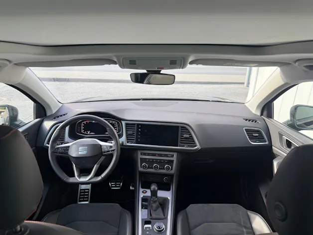SEAT Ateca 2.0 TDI CR Hola FR DSG 4Drive * 1. HAND * FRISCH MFK * AHK * PANORAMA*