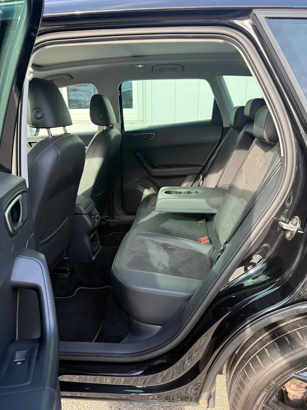 SEAT Ateca 2.0 TDI CR Hola FR DSG 4Drive * 1. HAND * FRISCH MFK * AHK * PANORAMA*
