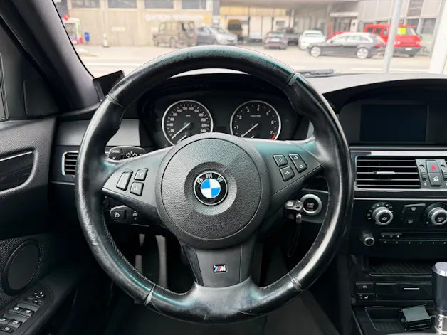 BMW 530i M EDITION * AB PLATZ*21 ZOLL JR*KW-FAHRWERK*FMS ENDTOPF*HANDSCHALTER*