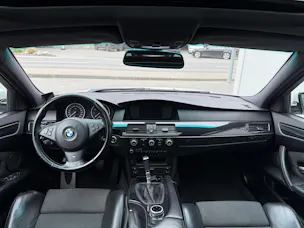 BMW 530i M EDITION * AB PLATZ* EXPORT* 21 ZOLL JR*KW-FAHRWERK*FMS ENDTOPF*HANDSCHALTER*