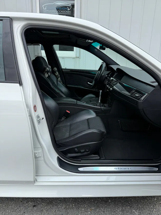 BMW 530i M EDITION * AB PLATZ*21 ZOLL JR*KW-FAHRWERK*FMS ENDTOPF*HANDSCHALTER*