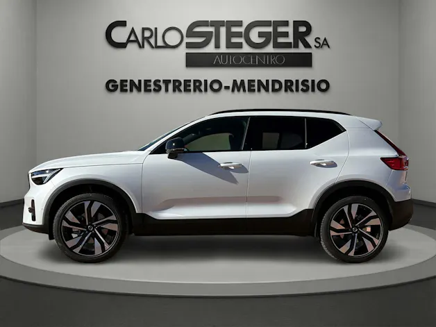 Volvo XC40 B3 Benzin Mild Hybrid Plus Dark DCT