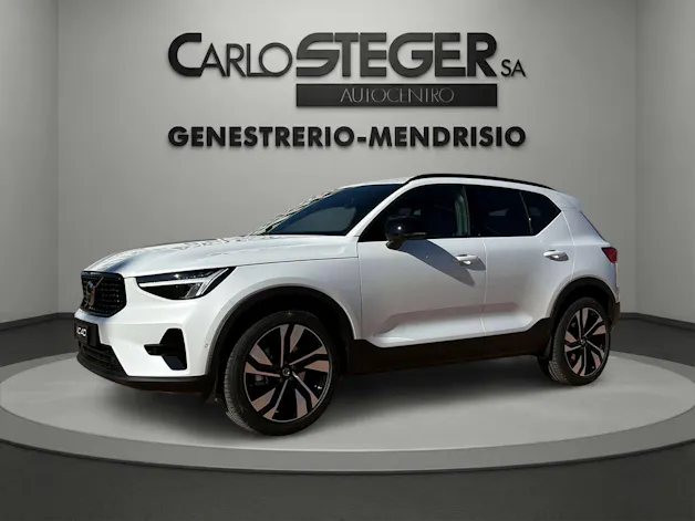 Volvo XC40 B3 Benzin Mild Hybrid Plus Dark DCT