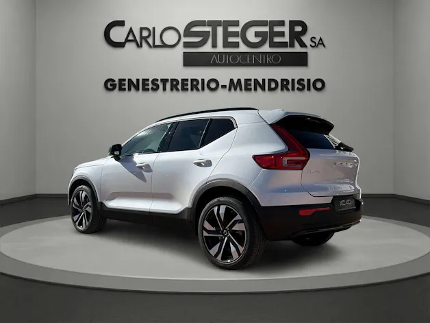 Volvo XC40 B3 Benzin Mild Hybrid Plus Dark DCT