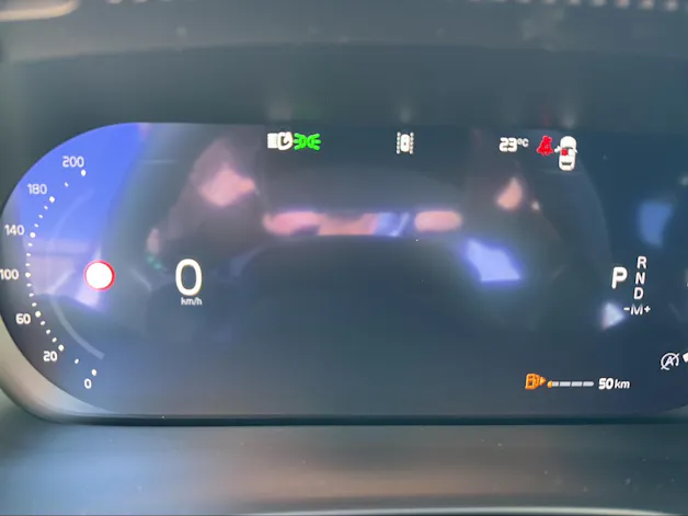 Volvo XC40 B3 Benzin Mild Hybrid Plus Dark DCT