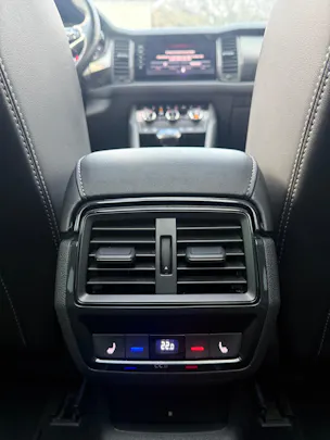 Škoda Kodiaq 2.0 TDI SCR SportLine 4x4 DSG *CH-Fahrzeug**Panorama**AHK*