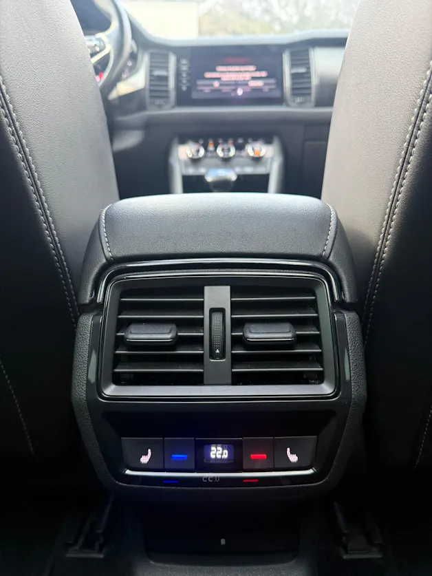 Škoda Kodiaq 2.0 TDI SCR SportLine 4x4 DSG *CH-Fahrzeug**Panorama**AHK*