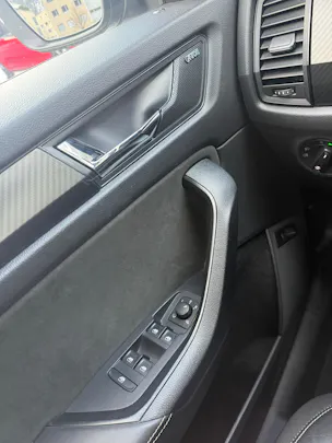 Škoda Kodiaq 2.0 TDI SCR SportLine 4x4 DSG *CH-Fahrzeug**Panorama**AHK*