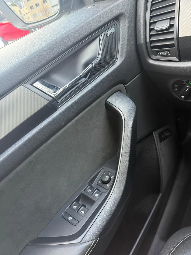 Škoda Kodiaq 2.0 TDI SCR SportLine 4x4 DSG *CH-Fahrzeug**Panorama**AHK*