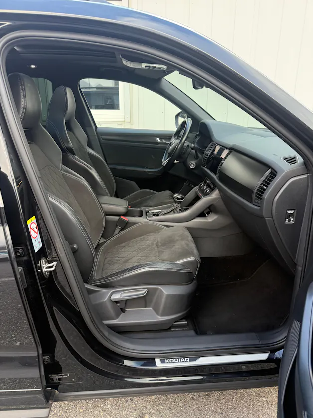 Škoda Kodiaq 2.0 TDI SCR SportLine 4x4 DSG *CH-Fahrzeug**Panorama**AHK*