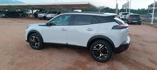 Peugeot 2008 1.2 145 MHEV Allure Premium