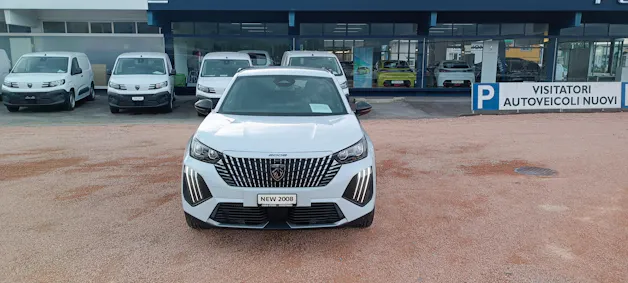 Peugeot 2008 1.2 145 MHEV Allure Premium