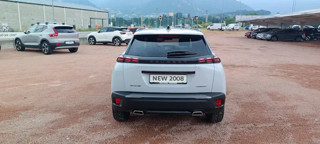 Peugeot 2008 1.2 145 MHEV Allure Premium