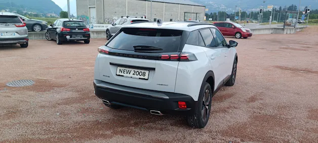 Peugeot 2008 1.2 145 MHEV Allure Premium
