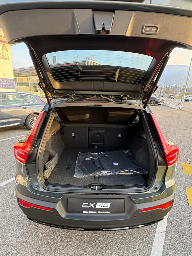 Volvo EX40 82kWh Twin Motor AWD Ultra Xcentric Edition