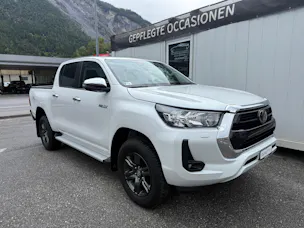 Toyota Hilux 2.4D-4D Comfort Double Cab 4x4 *2000 km * AHK 3.5 T * TRITTBRETTER *