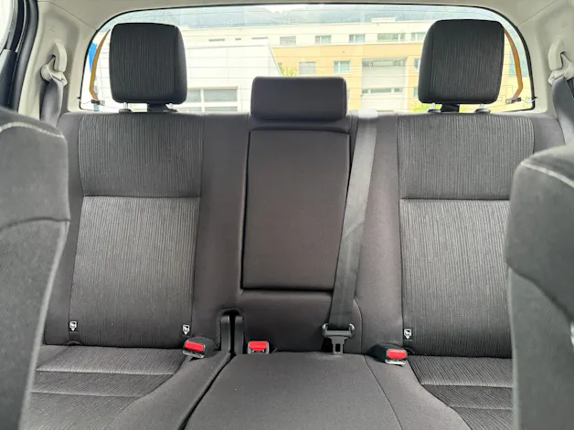 Toyota Hilux 2.4D-4D Comfort Double Cab 4x4 *2000 km * AHK 3.5 T * TRITTBRETTER *