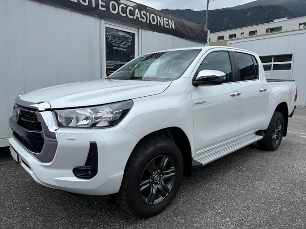 Toyota Hilux 2.4D-4D Comfort Double Cab 4x4 *2000 km * AHK 3.5 T * TRITTBRETTER *