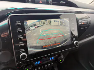 Toyota Hilux 2.4D-4D Comfort Double Cab 4x4 *2000 km * AHK 3.5 T * TRITTBRETTER *