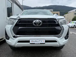 Toyota Hilux 2.4D-4D Comfort Double Cab 4x4 *2000 km * AHK 3.5 T * TRITTBRETTER *