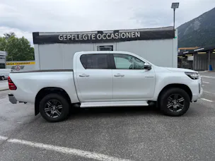 Toyota Hilux 2.4D-4D Comfort Double Cab 4x4 *2000 km * AHK 3.5 T * TRITTBRETTER *
