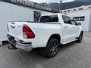 Toyota Hilux 2.4D-4D Comfort Double Cab 4x4 *2000 km * AHK 3.5 T * TRITTBRETTER *