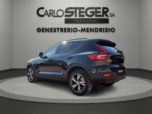 Volvo XC40 B3 Benzin Mild Hybrid Plus Dark DCT