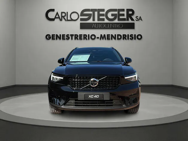 Volvo XC40 B3 Benzin Mild Hybrid Plus Dark DCT