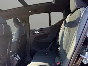 Volvo XC40 B3 Benzin Mild Hybrid Plus Dark DCT