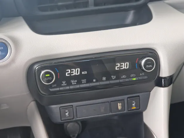 Toyota Yaris 1.5 PremierEd e-CVT