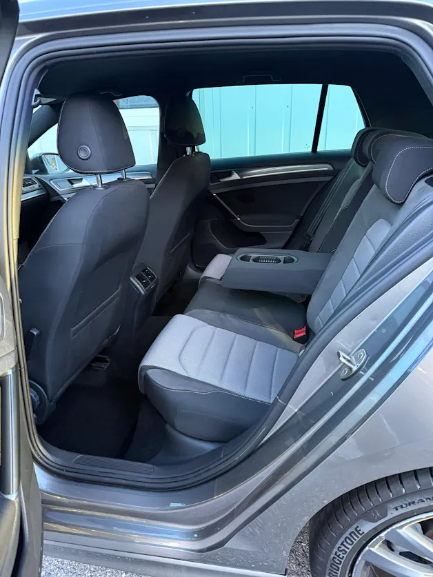 VW Golf 1.4 TSI Lounge R-Line DSG *SERVICEGEPFLEGT* AUTOMAT* 8 FACH*