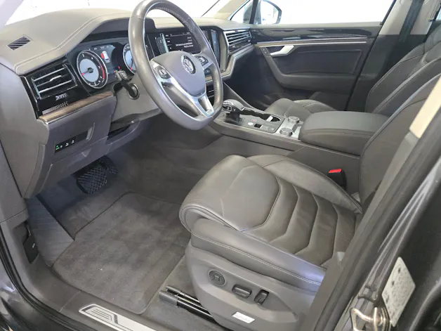 VW Touareg 3.0 TDI Elegance