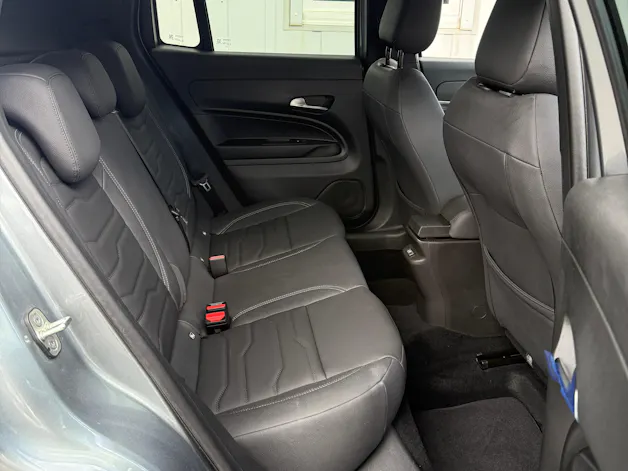 Jeep Avenger 54kWh Swiss Altitude Plus Sky * NEUWAGEN MIT TAGESZULASUNG *