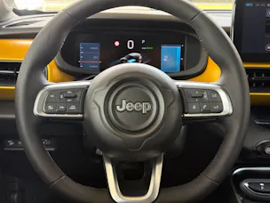 Jeep Avenger 54kWh Swiss Altitude Plus Sky * NEUWAGEN MIT TAGESZULASUNG *