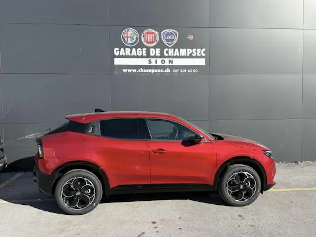 Alfa Romeo Junior 1.2 Hybrid Q4