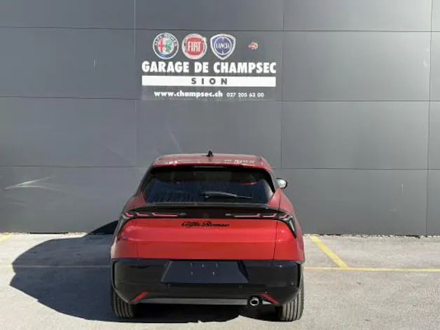 Alfa Romeo Junior 1.2 Hybrid Q4