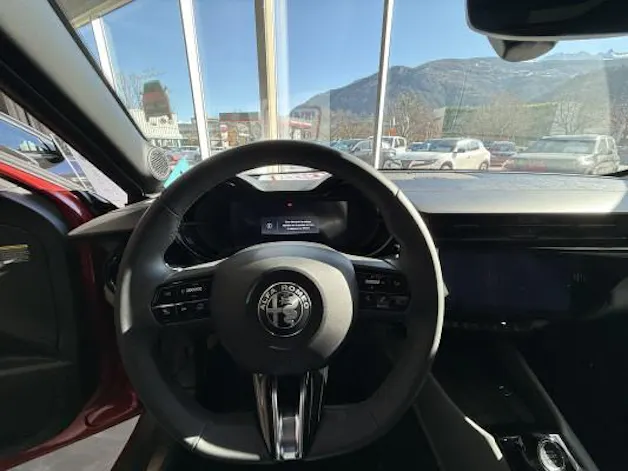 Alfa Romeo Junior 1.2 Hybrid Q4