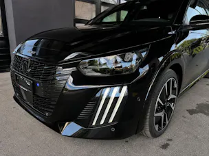 Peugeot 208 1.2 MHEV 145 GT