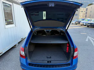 Škoda Octavia Combi 2.0 TDI RS DSG *RS-EXTREM* *TIEFERLEGUNG* H&R *DISTANZSCHEIBEN * 19" ALU*