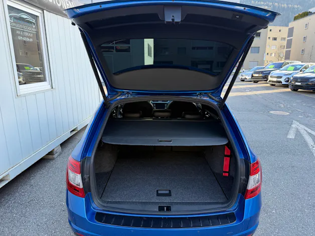 Škoda Octavia Combi 2.0 TDI RS DSG *RS-EXTREM* *TIEFERLEGUNG* H&R *DISTANZSCHEIBEN * 19" ALU*