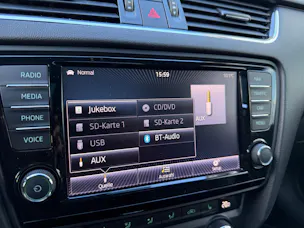 Škoda Octavia Combi 2.0 TDI RS DSG *RS-EXTREM* *TIEFERLEGUNG* H&R *DISTANZSCHEIBEN * 19" ALU*