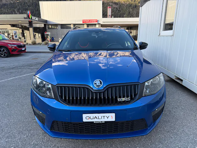 Škoda Octavia Combi 2.0 TDI RS DSG *RS-EXTREM* *TIEFERLEGUNG* H&R *DISTANZSCHEIBEN * 19" ALU*