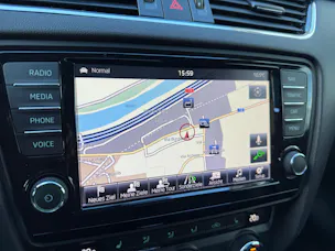 Škoda Octavia Combi 2.0 TDI RS DSG *RS-EXTREM* *TIEFERLEGUNG* H&R *DISTANZSCHEIBEN * 19" ALU*