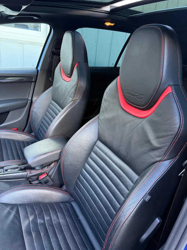 Škoda Octavia Combi 2.0 TDI RS DSG *RS-EXTREM* *TIEFERLEGUNG* H&R *DISTANZSCHEIBEN * 19" ALU*